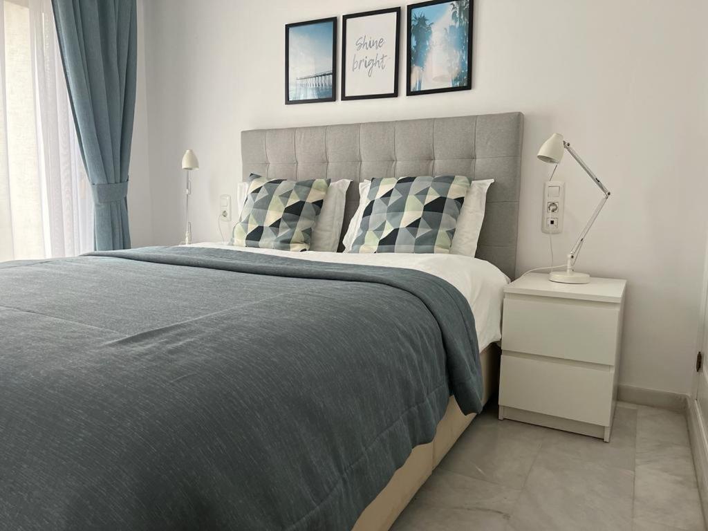 Frontline Beach Penthouse In Mi Capricho Sitio de Calahonda Exterior foto