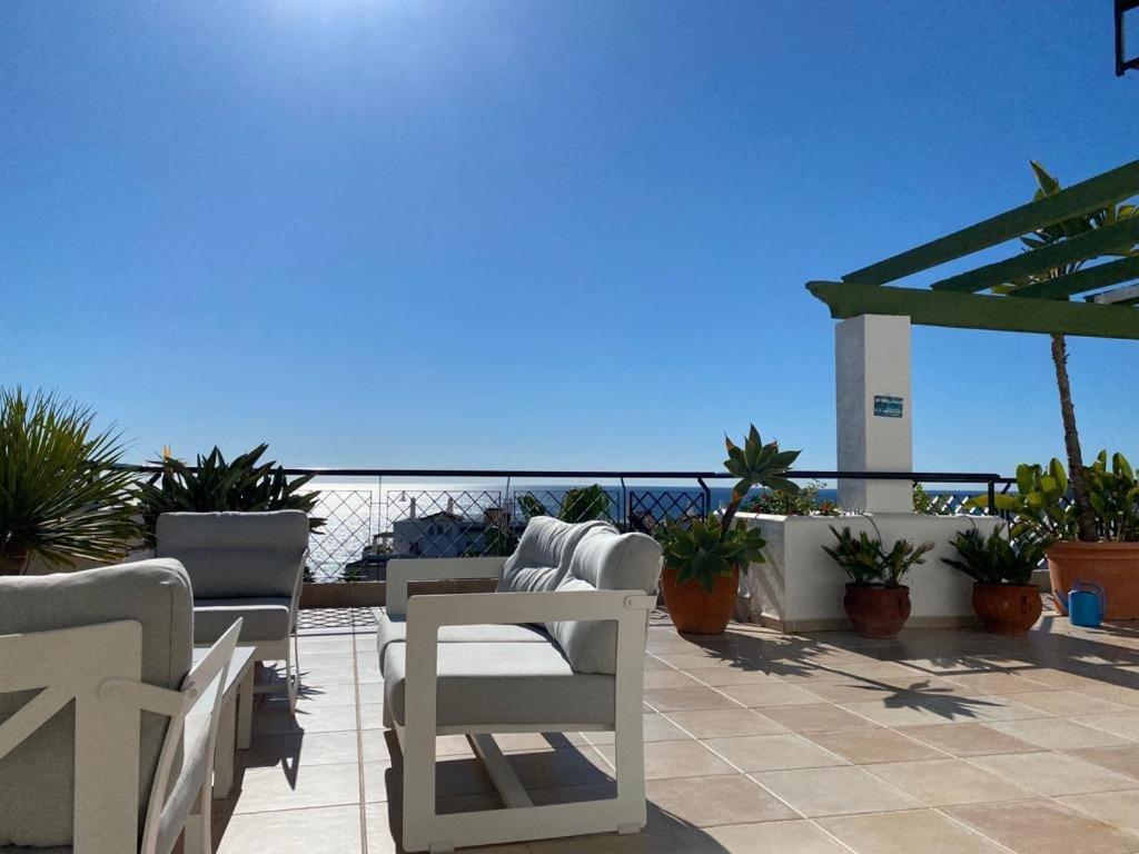 Frontline Beach Penthouse In Mi Capricho Sitio de Calahonda Exterior foto